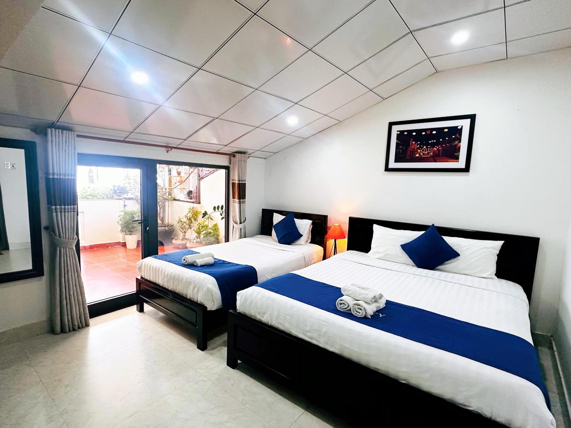 Deluxe Triple Room City View